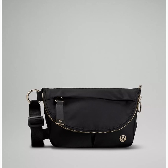 lululemon athletica Handbags - 🍋LULULEMON ATHLETICA | All Night Festival Bag Micro in Black/Gold